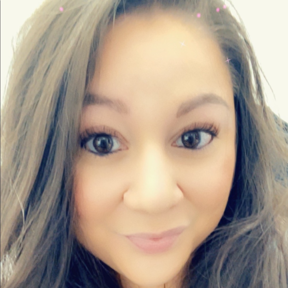 Meet your Posher, Crystal